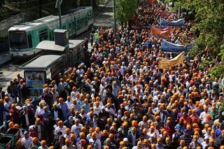 Holla Mohalla 2022: ਹੋਲੇ ਮਹੱਲੇ ਮੌਕੇ ਲੱਖਾਂ ਦੀ ਤਦਾਦ 'ਚ ਸੰਗਤ ਹੋ ਰਹੀ ਗੁਰੂ ਘਰਾਂ 'ਚ ਨਤਮਸਤਕ