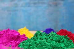 Holi 2022: রং খেলার সময় কী করবেন আর কী করবেন না, জানা জরুরি