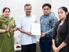 दिल्ली दंगों में जान गंवाने वाले अंकित शर्मा के भाई को केजरीवाल सरकार ने दी सरकारी नौकरी, परिवार को 1 करोड़ रुपये