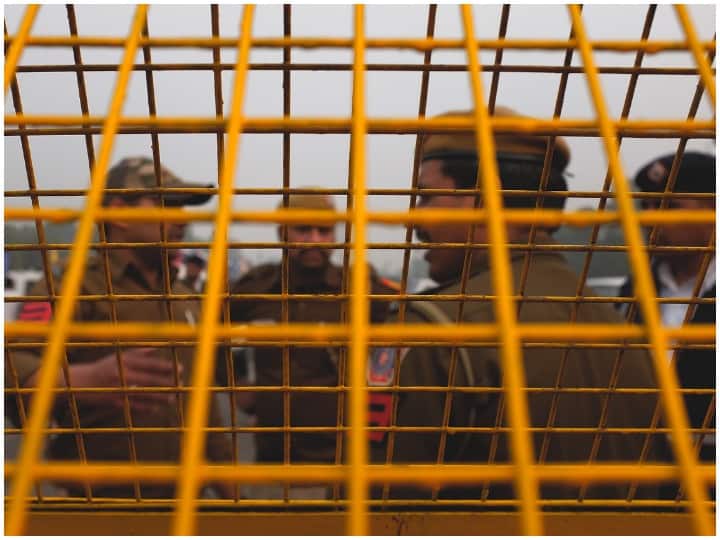 UP Sarkari Naukri UP Police Recruitment and promotion board recruitment 2022 for 2310 posts last date near apply soon UP Police Recruitment 2022: उत्तर प्रदेश पुलिस में निकली बंपर भर्तियों के लिए आवेदन करने की अंतिम तारीख करीब, ऐसे करें अप्लाई