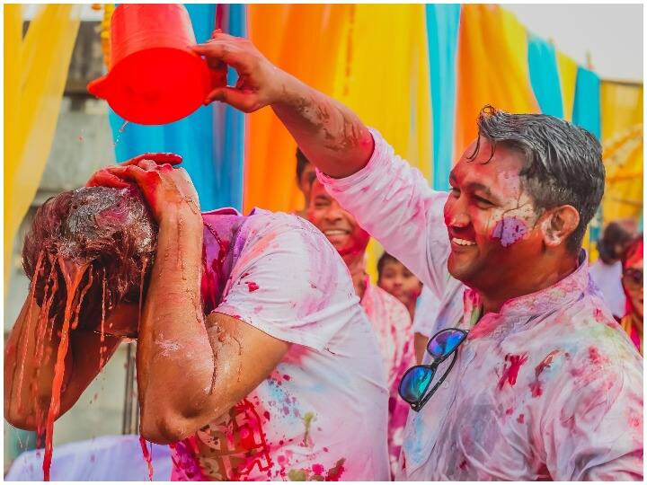 Why White Clothes Are Worn On Holi, Know What Is Recognition And Significance Behind It Holi 2022 : ਹੋਲੀ 'ਤੇ ਕਿਉਂ ਪਹਿਨੇ ਜਾਂਦੇ ਹਨ ਸਫੈਦ ਕੱਪੜੇ,  ਜਾਣੋਂ ਕੀ ਹੈ ਇਸ ਦੇ ਪਿੱਛੇ ਮਾਨਤਾ ਤੇ ਮਹੱਤਵ