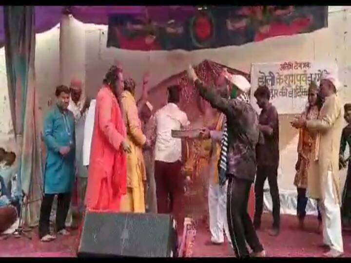 Holi 2022: Holi Milan program celebrated in Haridwar Jail In Uttarakhand ANN Holi 2022: हरिद्वार जेल में मनाया गया होली मिलन कार्यक्रम, फिल्मी गीतों पर थिरकते नजर आए कैदी