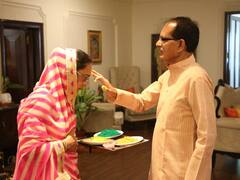 रक्षामंत्री राजनाथ सिंह से लेकर नकवी तक राजनेताओं ने कैसे मनाई होली, देखें तस्वीरें