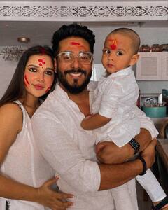 Tollywood Holi 2022: কেউ পরিবারের সঙ্গে, কারও ঠিকানা শান্তিনিকেতন, কেমন কাটল টলিউডের দোল?