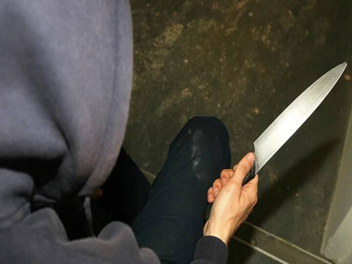 In Belgium, Man Stabs Teacher 101 Times 30 Years After 'humiliation' and Confesses Crime Crime: ஆசிரியருக்கு 101 முறை கத்திக்குத்து... 30 ஆண்டுகால பகையை மனதில் வைத்து கொடூர கொலை