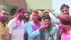 ਸੁਨਾਮ ਤੋਂ ਵਿਧਾਇਕ ਅਮਨ ਅਰੋੜਾ ਨੇ ਸਮਰਥਕਾਂ ਨਾਲ ਖੇਡੀ ਹੋਲੀ