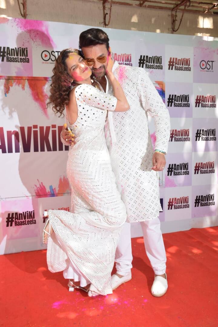 Ankita and Vicky looked adorable as they posed for the paparazzi after applying colours on each other's face. This is their first Holi as a married couple.
