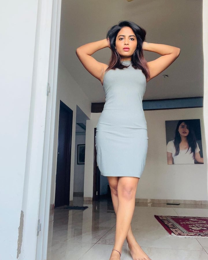 బిగ్ బాస్ బ్యూటీ అలేఖ్య హారిక సోషల్ మీడియాలో జోరు పెంచింది. -Image credit: Alekhya harika/Instagram