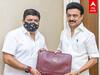TN Budget 2022 : நிதிநிலை அறிக்கையை முதல்வரிடம் கொடுத்து வாழ்த்து பெற்ற PTR!