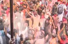 Holi 2022: गुजरात के इस गांव में पिछले 200 साल से नहीं मनाई जाती है होली, वजह जानकर चौंक जाएंगे आप