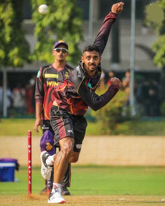 কেকেআরের নতুন জার্সি নিয়ে কীসের ইঙ্গিত?