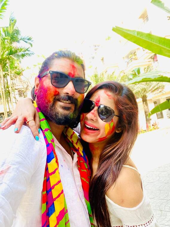 আবিরে রাঙা সঞ্চারী-সঙ্গীত