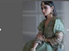 मौनी रॉयच्या फोटोवर चाहत्यांकडून कमेंट्सचा वर्षाव
