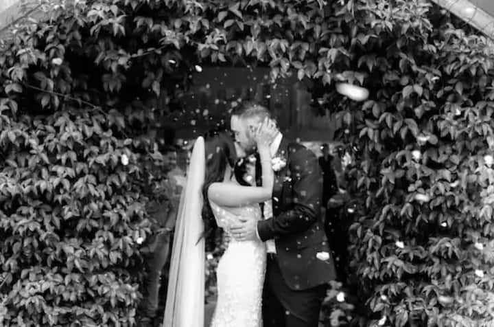 ਗਲੇਨ ਮੈਕਸਵੈੱਲ ਸ਼ੁੱਕਰਵਾਰ, 18 ਮਾਰਚ ਨੂੰ ਆਪਣੀ ਭਾਰਤੀ ਮੂਲ ਦੀ ਪ੍ਰੇਮਿਕਾ ਵਿਨੀ ਰਮਨ ਨਾਲ ਵਿਆਹ ਦੇ ਬੰਧਨ ਵਿੱਚ ਬੱਝ ਗਿਆ।