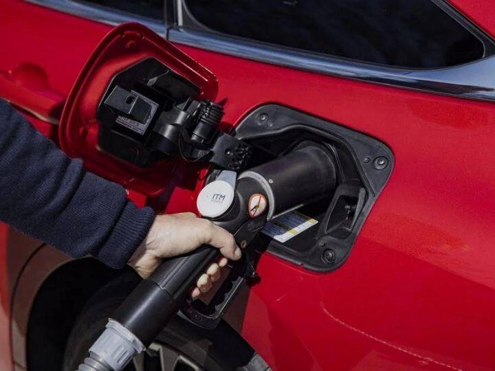 मिराई ही हायड्रोजन इंधन सेल इलेक्ट्रिक कार आहे, ज्यामध्ये तीन हायड्रोजन टाक्या आहेत आणि एक फ्यूल सेल आहे. तीन हायड्रोजन टाक्या आहेत, ज्यात 5.6 किलो हायड्रोजन ठेवता येते. याचा अर्थ असा आहे की 600 किलोमीटरपेक्षा जास्त अंतर गाठण्यासाठी ही कार चांगली आहे.