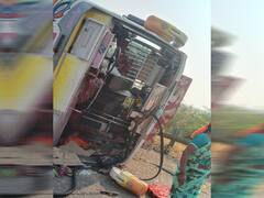 Road Accident In YNH Kota: అదుపుతప్పి Private Bus బోల్తా | Andhra Pradesh | Karnataka | ABP Desam
