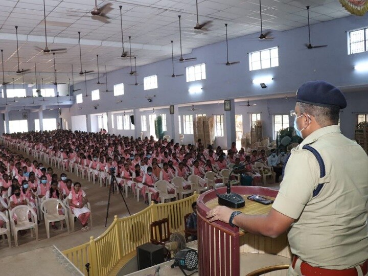 இன்ஸ்டா யூஸ் பண்ணும் பெண்களை எச்சரிக்கும் போலீஸ் - 6 மாதத்தில் மட்டும் 150 பெண்கள் பாலியல் புகார்