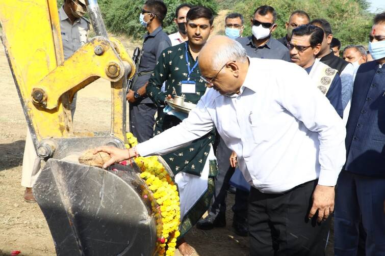 CM Bhupendra Patel inaugurated the fifth phase of Sujalam Sufalam Jal Abhiyan from Kolwada village across the state in gandhinagar Gandhinagar : મુખ્યમંત્રી ભૂપેન્દ્ર પટેલે કોલવડા ગામેથી સુજલામ સુફલામ જળ અભિયાનના પાંચમા તબક્કાનો રાજ્યવ્યાપી પ્રારંભ કરાવ્યો