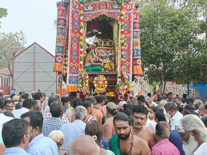 கரூர் கல்யாண பசுபதீஸ்வரர் ஆலயத்தில் பங்குனி தேரோட்டம் - ஏராளமான பக்தர்கள் சுவாமி தரிசனம்