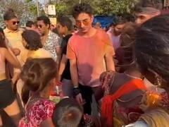 भिखारियों ने सबके सामने इब्राहिम अली खान से मांगे पैसे, सैफ के बेटे ने ऐसे किया रिएक्ट