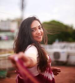 Smruthi venkat : ஜாலியாக ஹோலி கொண்டாடிய ஸ்ம்ருதி வெங்கட்... கலர்புல் புகைப்படங்கள்!