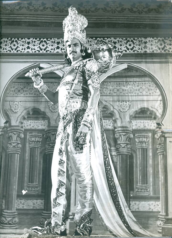 రంగుల పులి.. సినిమాలో దుర్యోధునుడి గెటప్లో - Image Credit: Mohan Babu/Twitter