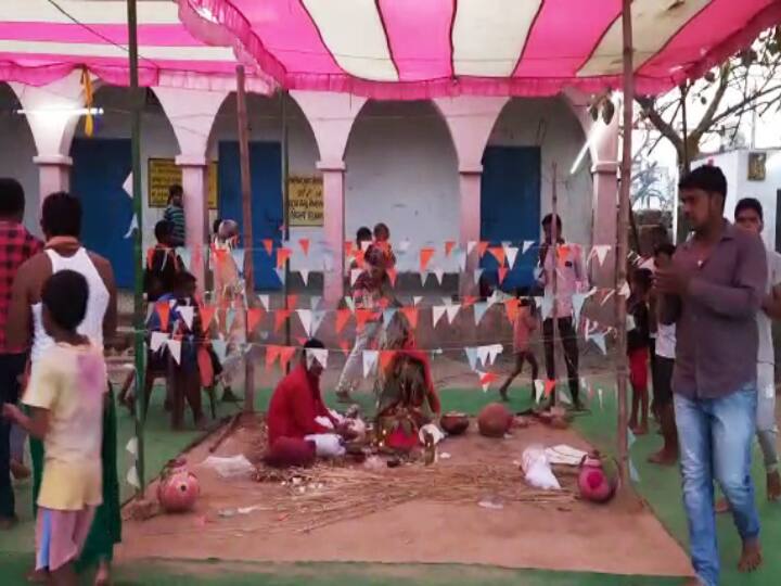 Holi 2022: नालंदा की अनोखी होली, बिहारशरीफ के 5 गांवों में नहीं जलते हैं चूल्हे, मांस-मदिरा तो भूल ही जाइए, जानें पूरी कहानी Holi 2022: know about Nalanda unique Holi Story, stoves do not burn in 5 villages of Biharsharif, ban of meat and liquor ann Holi 2022: नालंदा की अनोखी होली, बिहारशरीफ के 5 गांवों में नहीं जलते हैं चूल्हे, मांस-मदिरा तो भूल ही जाइए, जानें पूरी कहानी