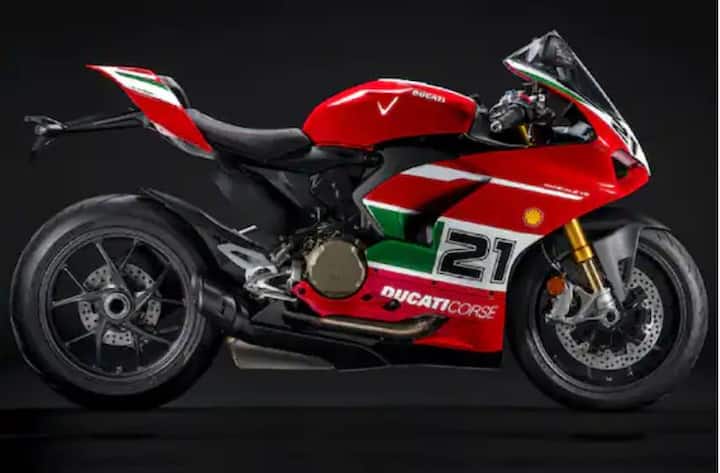 Ducati India জানিয়েছে, এই বাইকটি আপাতত সীমিত সংখ্যায় পাওয়া যাবে। 2001 সালে Troy Bayliss-এর প্রথম   বিশ্ব সুপারবাইক খেতাবের Ducati 996R থেকে অনুপ্রাণিত।