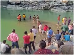 Uttarkashi News: होली खेलने के बाद नदी में नहाने गए दो युवकों की मौत, एक शव बरामद, दूसरे की खोज जारी