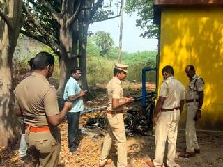 திண்டுக்கல்லில் மோட்டர் சைக்கிள் உடன் கூலித் தொழிலாளி எரித்து கொலை