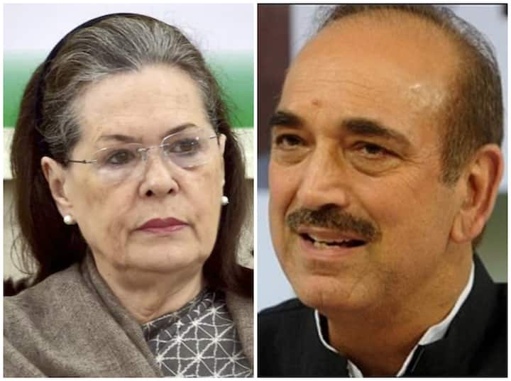 CWC Meeting: Ghulam Nabi Azad meets Sonia Gandhi, says no questions over Congress chief Sonia Gandhi ने Congress पर मंडरा रहे संकट को फिलहाल टाला, आजाद बोले- पार्टी अध्यक्ष की कोई जगह खाली नहीं