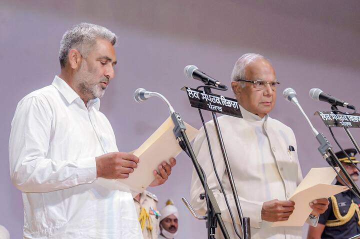 लाल चंद कटारुचक भी मान के मंत्रिमंडल में शामिल हुए है. बता दें कि लाल चंद ने भोज विधानसभा सीट पर जीत दर्ज की है.