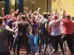 Indore Holi 2022: इंदौर में पुलिसकर्मियों ने जमकर खेली होली, ऐसे मनाया रंगों के त्योहार का जश्न