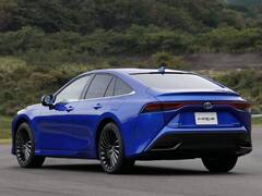 हायड्रोजनवर चालणारी Toyota Mirai कार आहे तरी कशी? वाचा...