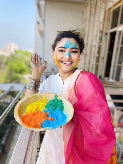 ঐন্দ্রিলার রঙিন হোলি