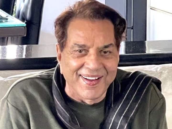 Bollywood Actor dharmendra drove 62 years old fiat Vintage car on rough  mountains actor video viral | धर्मेंद्र ने दिखाई अपनी बरसों पुरानी कार की  झलक, 86 की उम्र में पहाडों पर