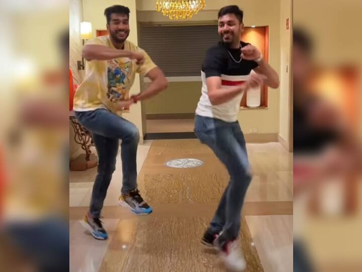 venkatesh iyer and Avesh Khan dance on Beast movies song Arabic Kuthu Halamithi Habibo Watch: फिल्म 'बीस्ट' के गाने पर दो इंदौरियों का ठुमका, वेंकटेश और आवेश ने किया जोरदार डांस