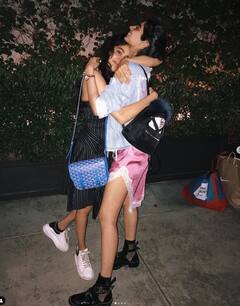 एक दूसरे पर जान छिड़कती हैं जहान्वी कपूर और खुशी कपूर, ये फोटोज़ हैं दोनों की बॉन्ड की गवाह