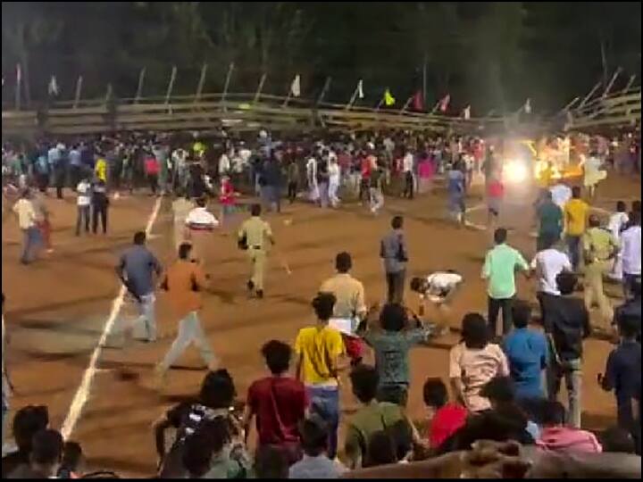 Kerala Football Match audience gallery suddenly collapsed Over 200 Injured Watch: लाइव मैच देख रहे थे हज़ारों लोग, अचानक स्टेडियम की गैलरी गिरी; 200 लोग घायल