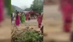 Three Families Expelled In Mahaboobabad: మహబూబాబాద్ జిల్లా చిన్నఎల్లాపూర్ లో దారుణం| ABP Desam