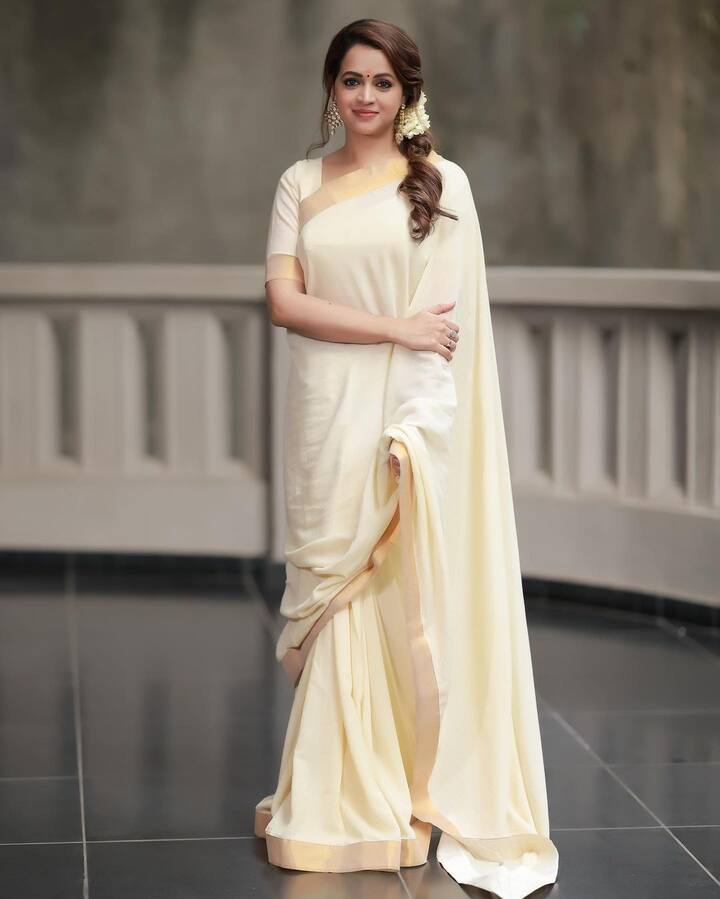 நீ நடக்கும் போது உன் நிழலும் மண்ணில் விழும் முன்னே ஏந்திக் கொள்வேன்