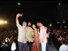 दिल्ली में आरआरआर के प्रमोशन में दिखे आमिर खान, हजारों की भीड़ से घिरे दिखे राम चरण, जूनियर एनटीआर और आलिया भट्ट