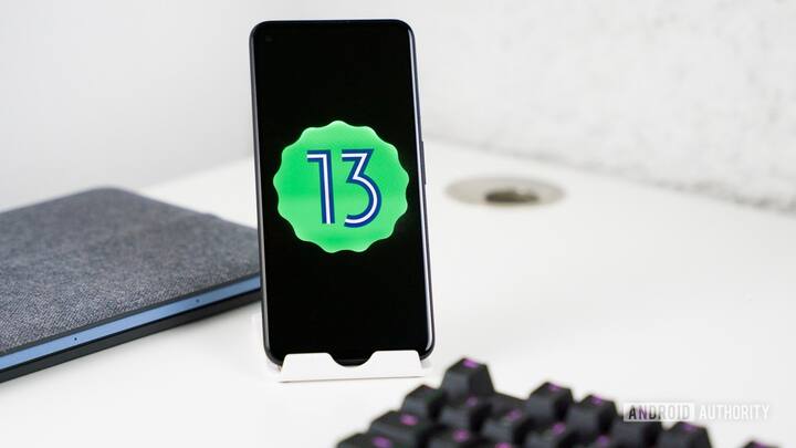 Downgradable Permissions - એન્ડ્રોઇડ 13 એપ ડેવલપરને યૂઝર્સ દ્વારા આપવામાં આવેલી પરમિશનને ઓટોમેટિક રિવૉલ્વ કરી દેશે જે હવે જરૂરી નથી. ઉદાહરણ માટે જો કોઇ એપને કેમેરા એક્સેસ કરવા કે ઇન્સ્ટૉલ થવા બાદ એકવાર સંપર્ક કરવાની આવશ્યકતા છે, અને તેને હજુ એક્સેસની આવશ્યકતા નથી, તો એન્ડ્રોઇડ ઓટોમેટિકલી અનુમતિઓને ડાઉનગ્રેડ કરી દેશે. જોકે, આ હજુ સુધી જાણવા નથી મળ્યુ કે Google ડેવલપર્સને આ સુવિધાને પોતાની એપ્સમાં સામેલ કરવા માટે અનિવાર્ય કરી રહ્યુ છે કે નહીં.