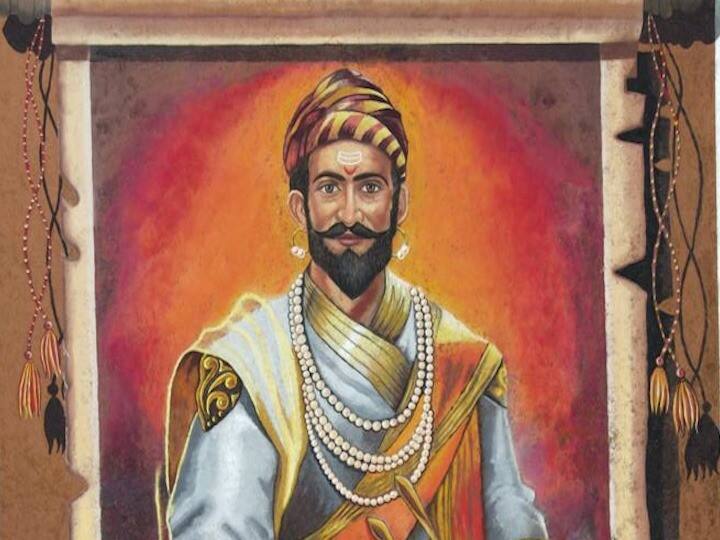 शिवजन्मभूमी अर्थात पुण्यातील शिवनेरी किल्ल्याच्या पायथ्याशी छत्रपती शिवाजी महाराजांची थ्री डी प्रतिमा रांगोळीने साकारण्यात आलीये.