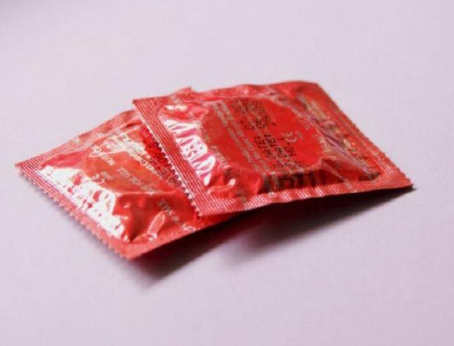 Condom sales explode 170 Percent in Russia over fears sanctions will cause shortages રશિયામાં કોન્ડોમના વેચાણમાં 170 ટકાનો મોટો ઉછાળો આવ્યો, જાણો કારણ