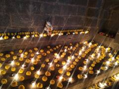 पाहा फोटो: शिवजन्मस्थळी स्वरदीपोत्सव साजरा