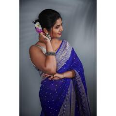 Prajkta Mali : छबीदार छबी, मी तोऱ्यात उभी... प्राजक्ता माळीची नखरेल अदा