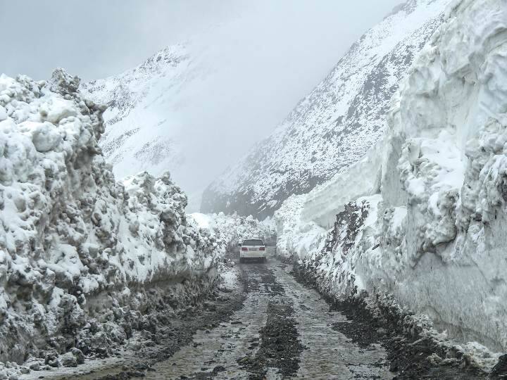 डीजी बीकन ने यह भी बताया कि आपूर्ति के देर से परिवहन से सरकारी खजाने को 400 से 500 करोड़ रुपये खर्च होंगे, जिसे हम इस साल सड़क के जल्द खुलने के कारण बचा पाए हैं.