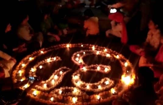 दीपोत्सव आणि स्वरमैफल असा दुहेरी आनंद शिवजन्मस्थळी शिवप्रेमींनी अनुभवला.