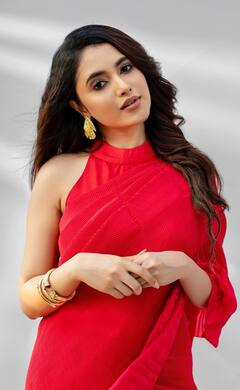 Priyanka Mohan latest pics: சும்மா சுர்ருன்னு… பிரியங்கா மோனனின் லேட்டஸ்ட் போட்டோஸ்..!